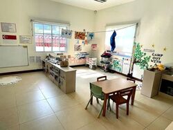 Flower Road (D19), Retail #627545631